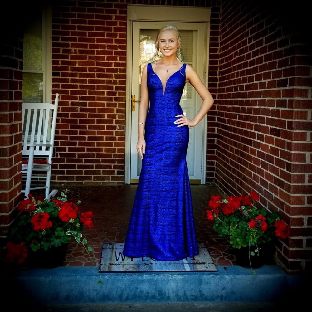 Gorgeous royal blue sparkly prom dress